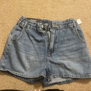 BDG “Pull-On Mom” Shorts